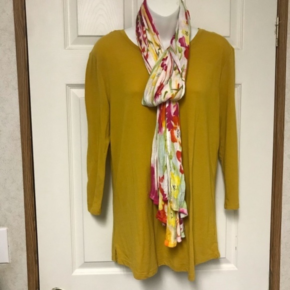 Old Navy Accessories - 🔥3/$15🔥 Old Navy‎ Floral Scarf